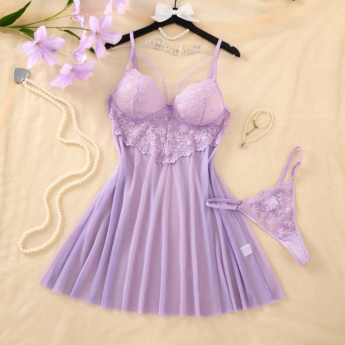 Camisola Feminina Sensual com Renda e Calcinha Combinando
