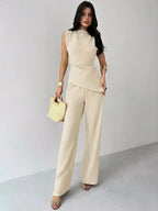 Conjunto Feminino Elegante com Blusa Assimétrica e Calça Pantalona