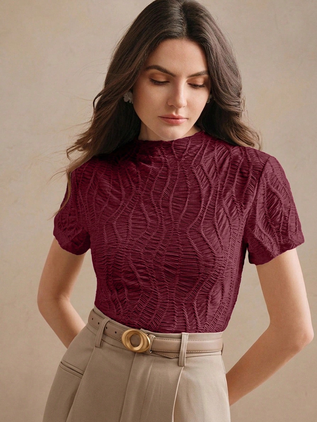 Blusa Feminina Elegante Manga Curta Texturizada Decote Fechado