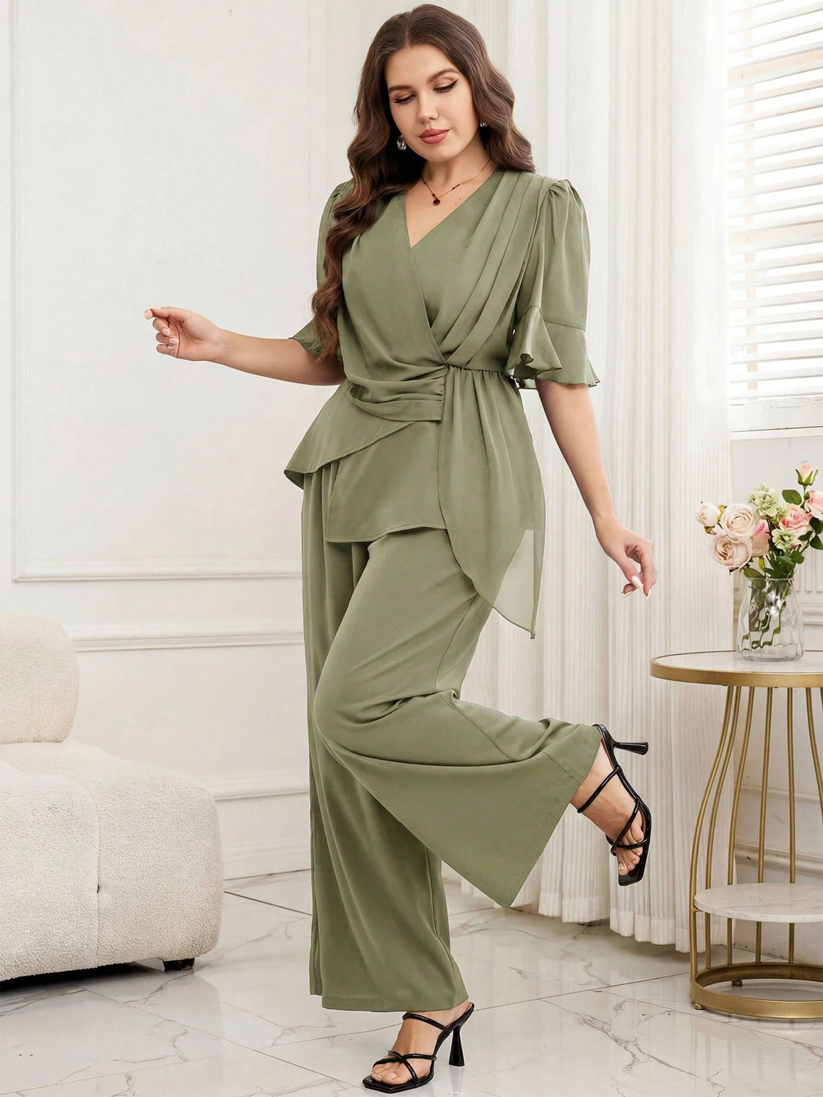 Conjunto de Festa Plus Size Blusa com Babados e Calça Soltinha