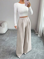Calça Pantalona Feminina de Alfaiataria com Pregas e Bolso