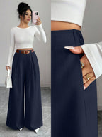 Calça Pantalona Feminina de Alfaiataria com Pregas e Cintura Elástica
