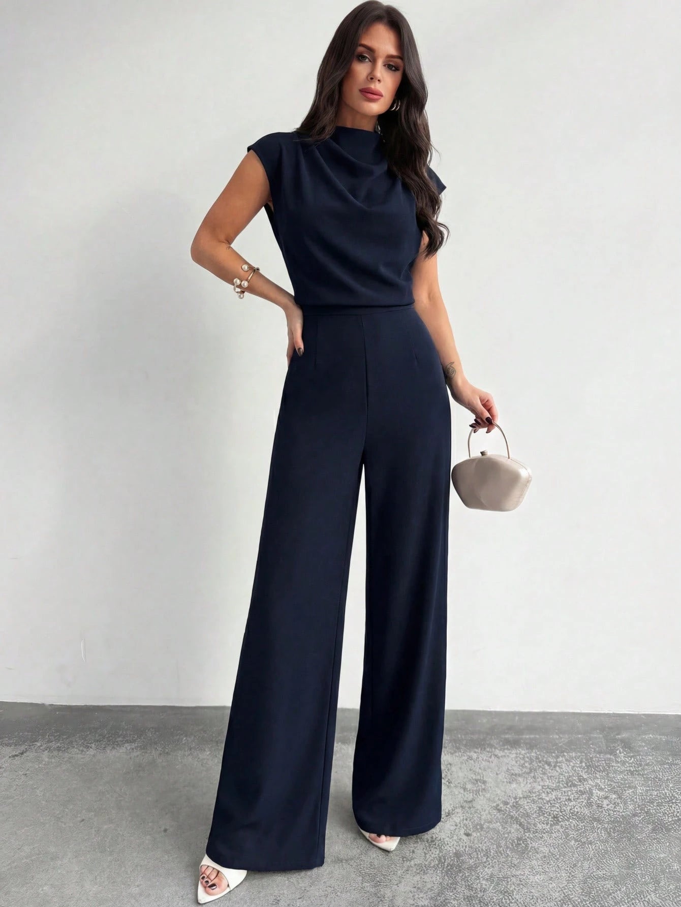 Macacão Elegante Feminino Social sem Mangas Pantalona