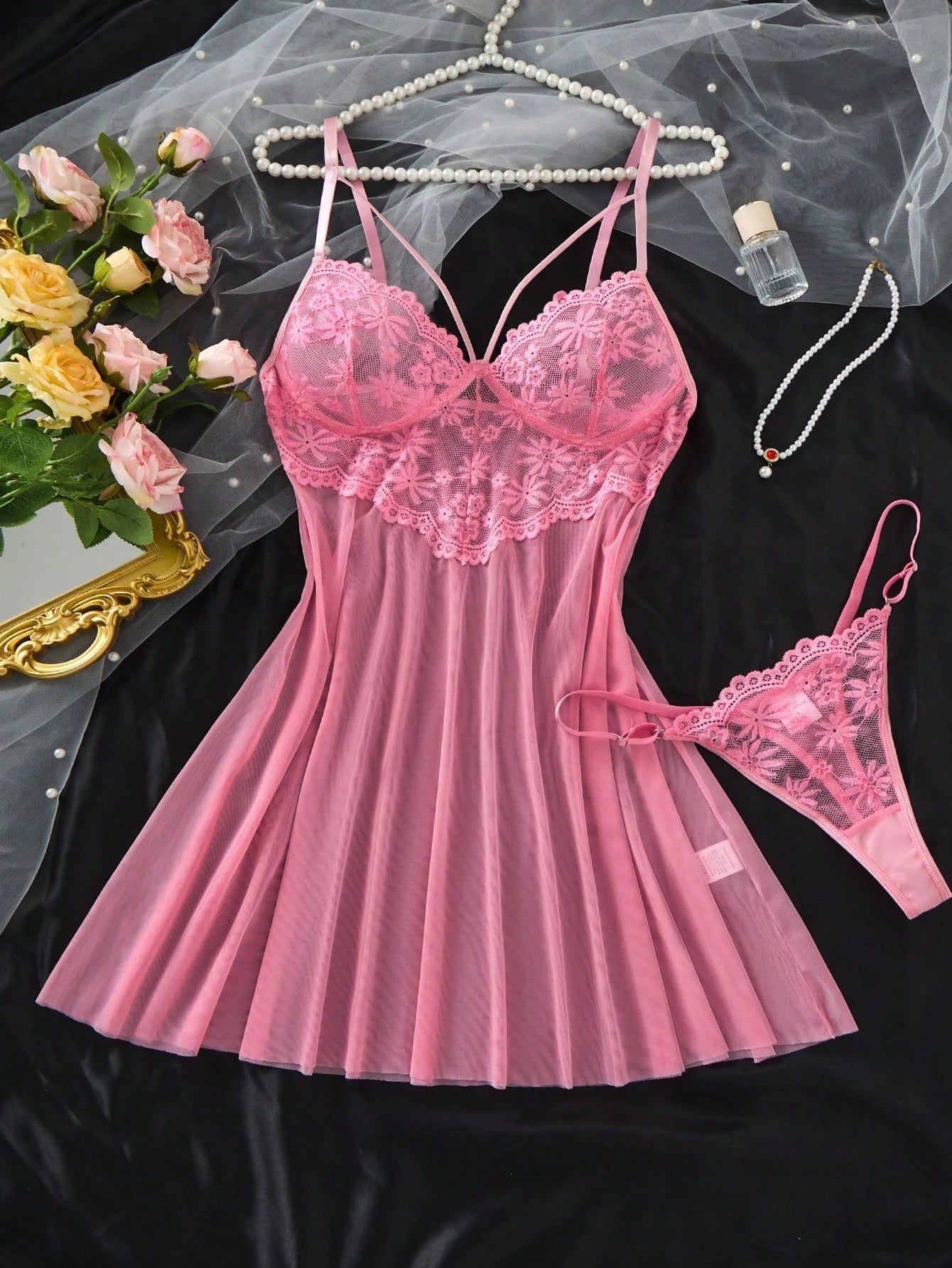 Camisola Feminina Sensual com Renda e Calcinha Combinando