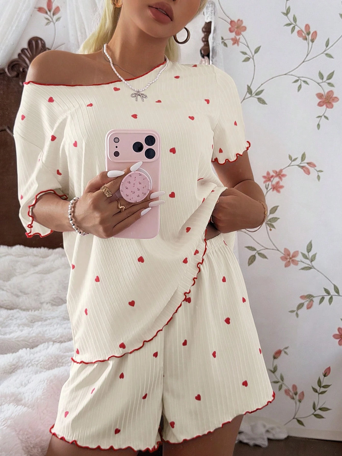 Pijama Feminino Blusa e Short Confortável Estampa Coração