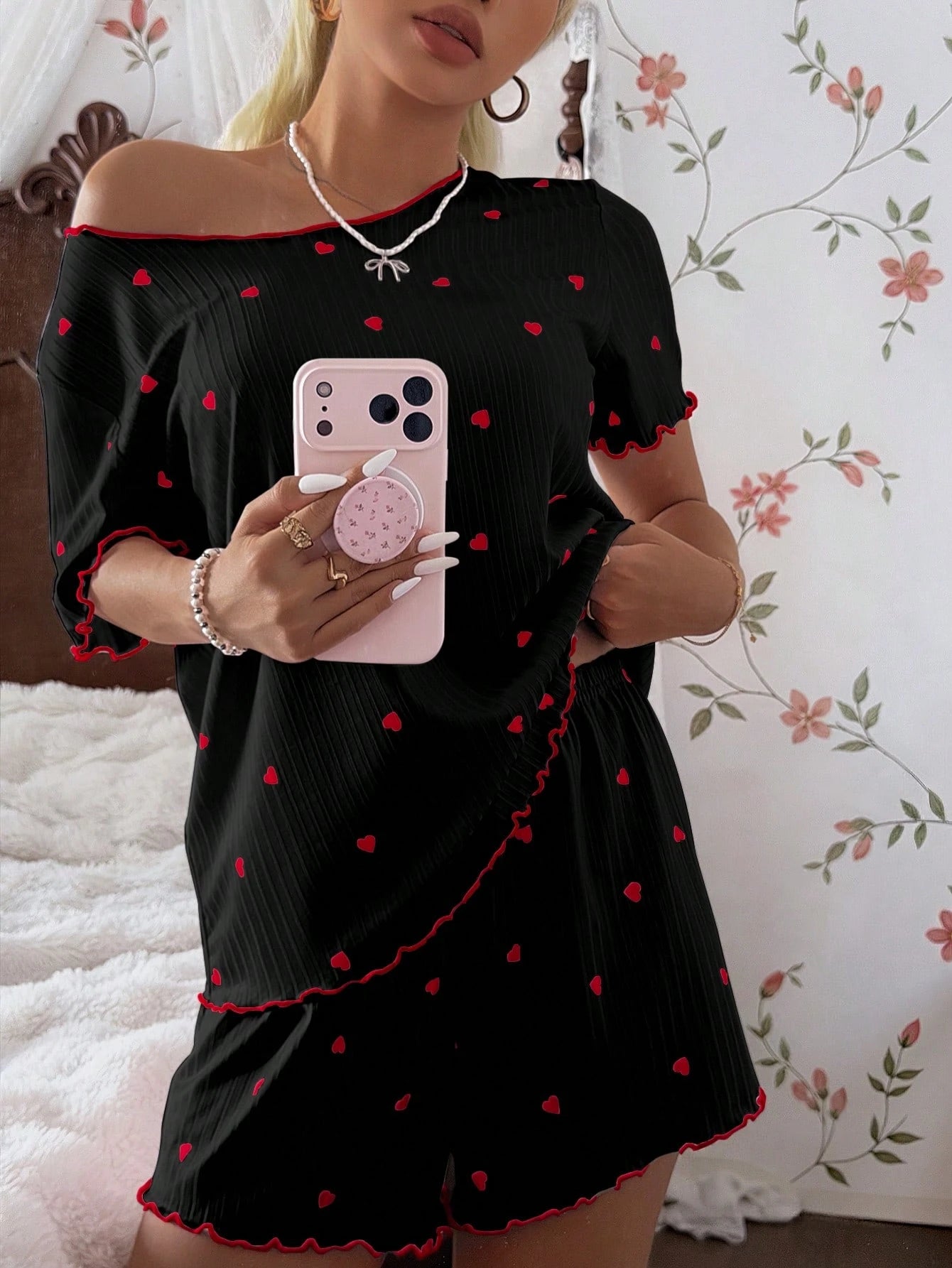 Pijama Feminino Blusa e Short Confortável Estampa Coração