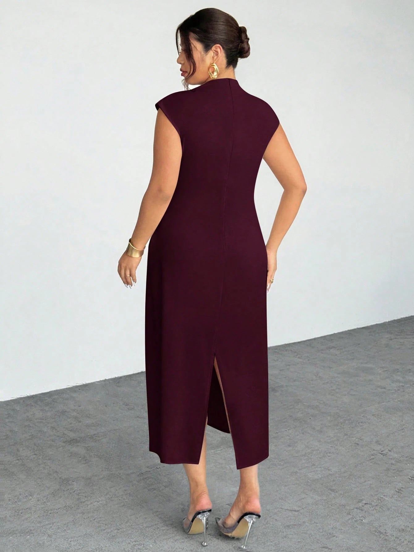 Vestido Plus Size Elegante Social Reto sem Manga