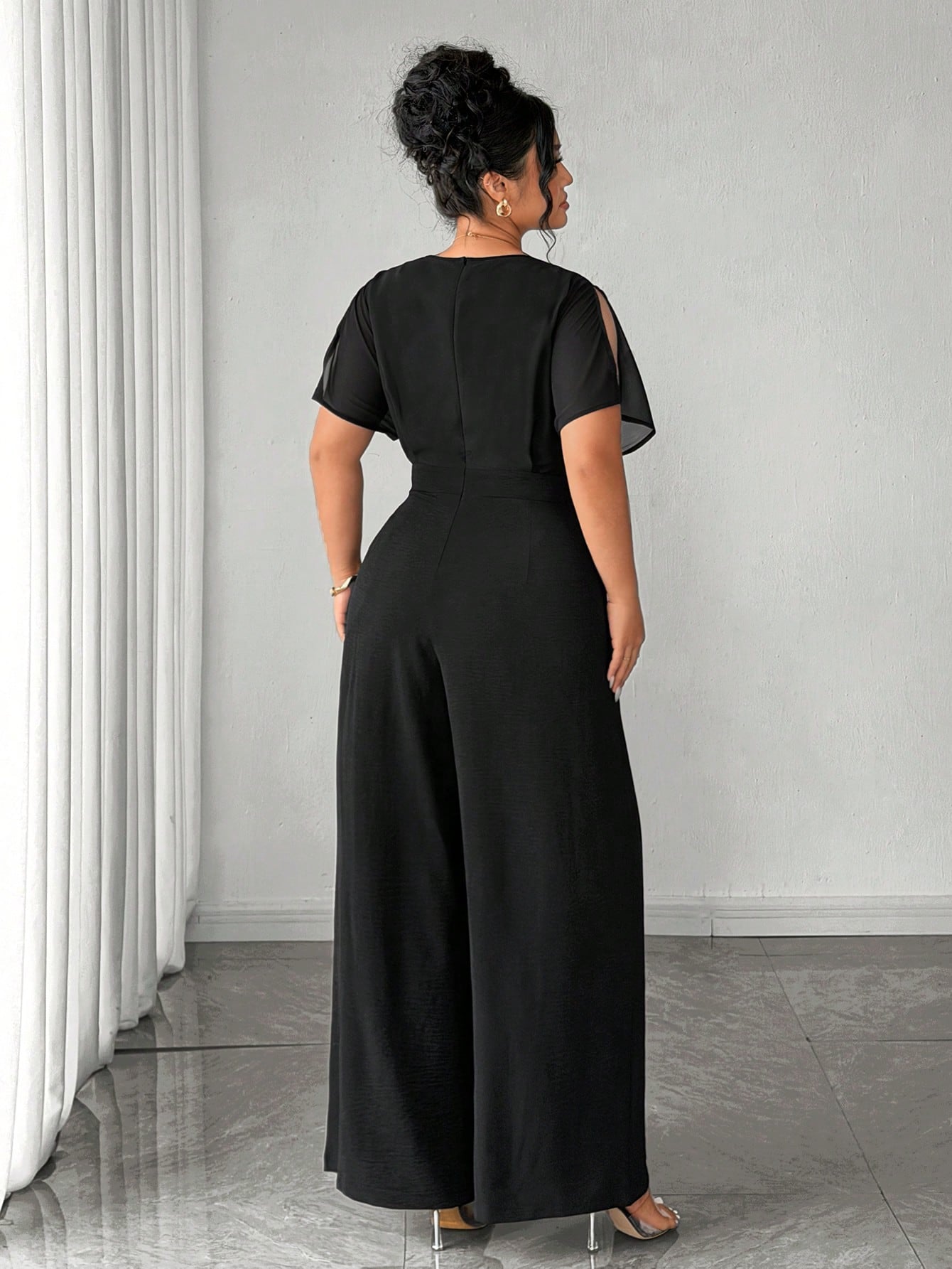 Macacão Social Plus Size Manga Curta Elegante Pantalona