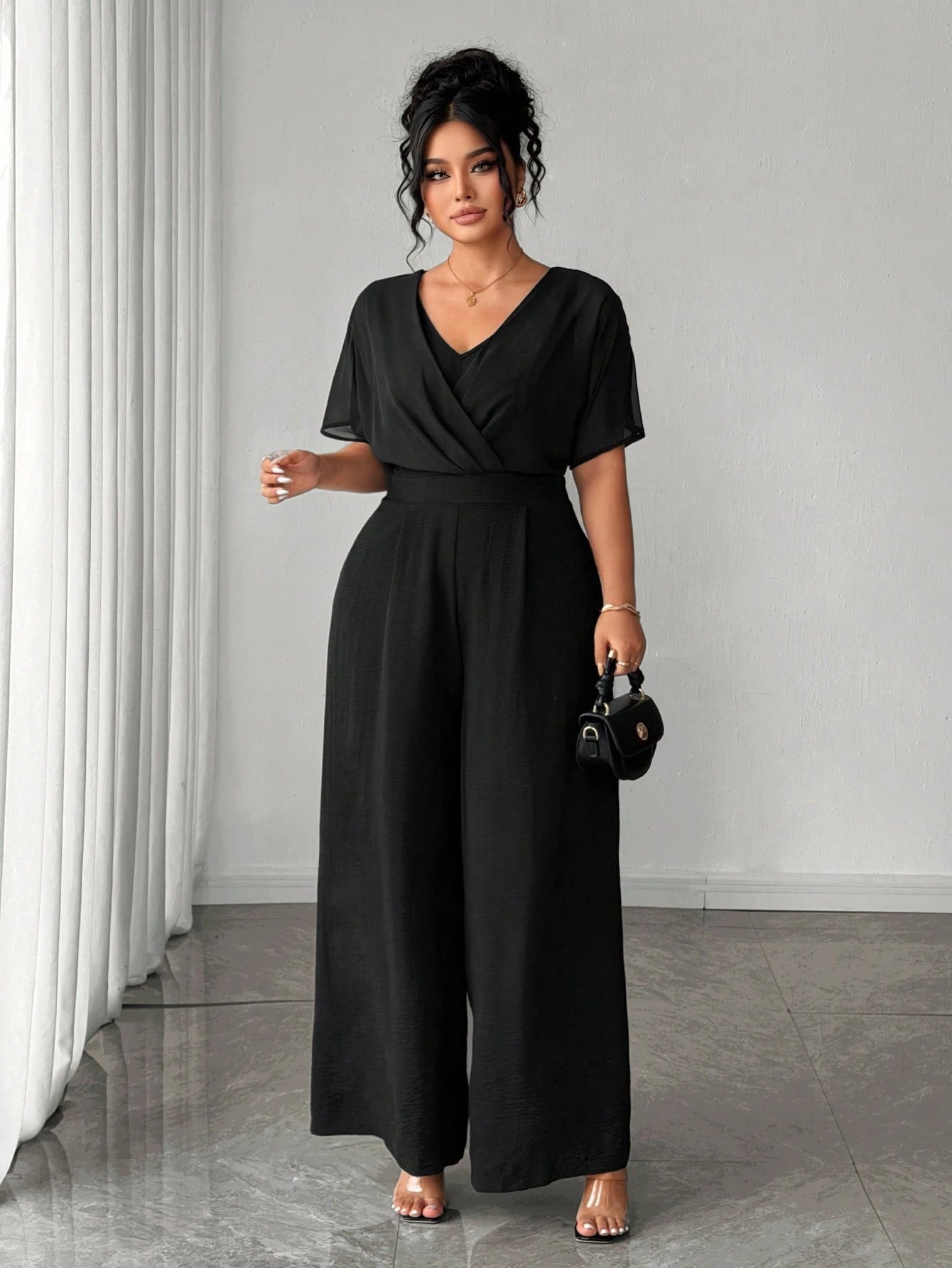 Macacão Social Plus Size Manga Curta Elegante Pantalona