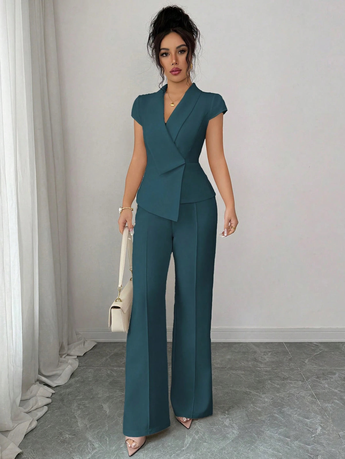 Elenzga Conjunto Elegante Feminino de 2 Peças em Azul-Petróleo, Blusa com Gola Assimétrica Cruzada, Manga Borboleta e Cintura Marcada & Calça com Cintura Elástica, Look de Verão para Trabalho e Deslocamento