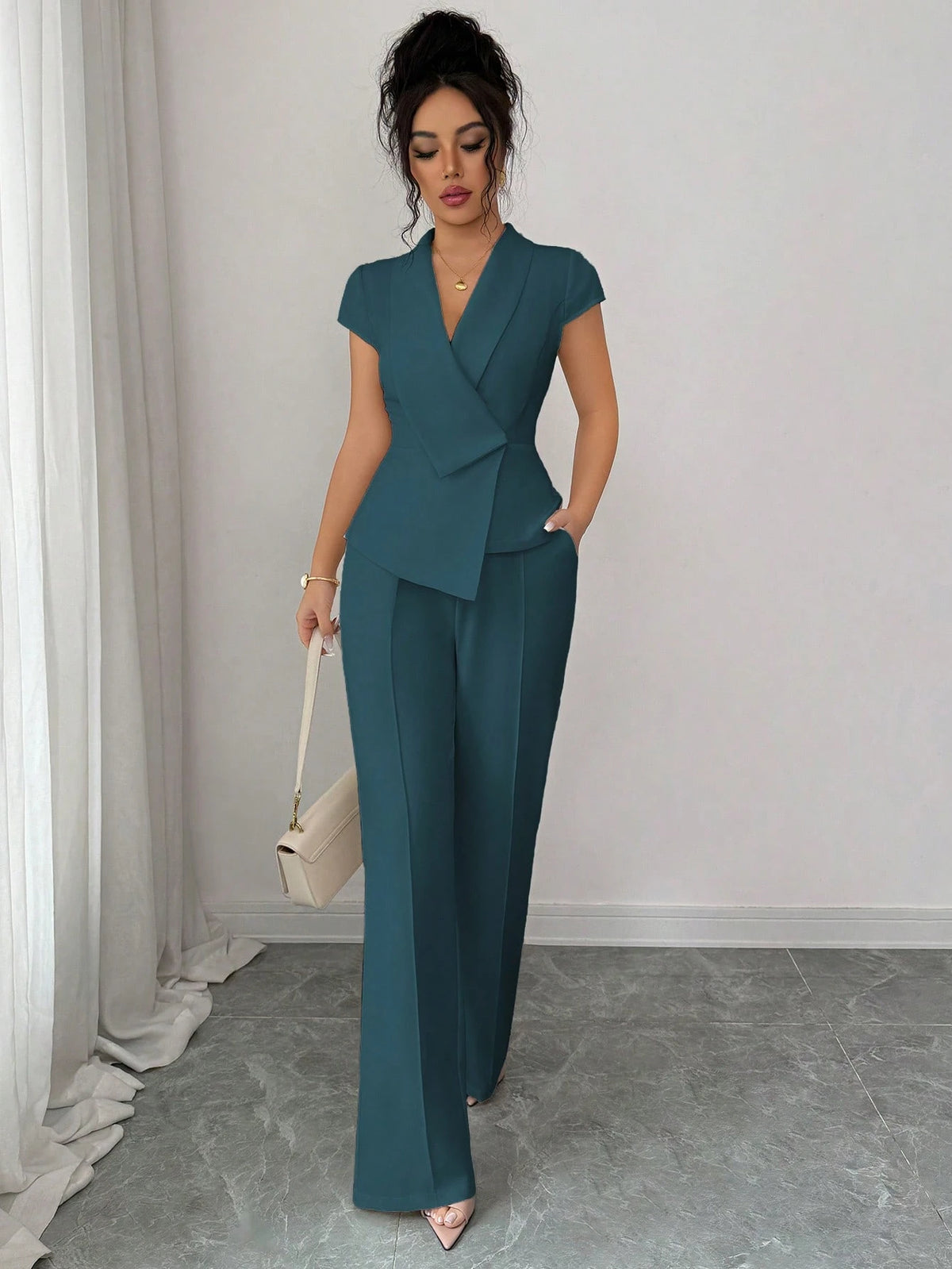 Elenzga Conjunto Elegante Feminino de 2 Peças em Azul-Petróleo, Blusa com Gola Assimétrica Cruzada, Manga Borboleta e Cintura Marcada & Calça com Cintura Elástica, Look de Verão para Trabalho e Deslocamento