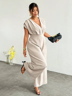 Macacão Plus Size Wide Leg Decote V Profundo