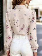 Blusa Feminina Manga Longa com Laço no Pescoço Floral