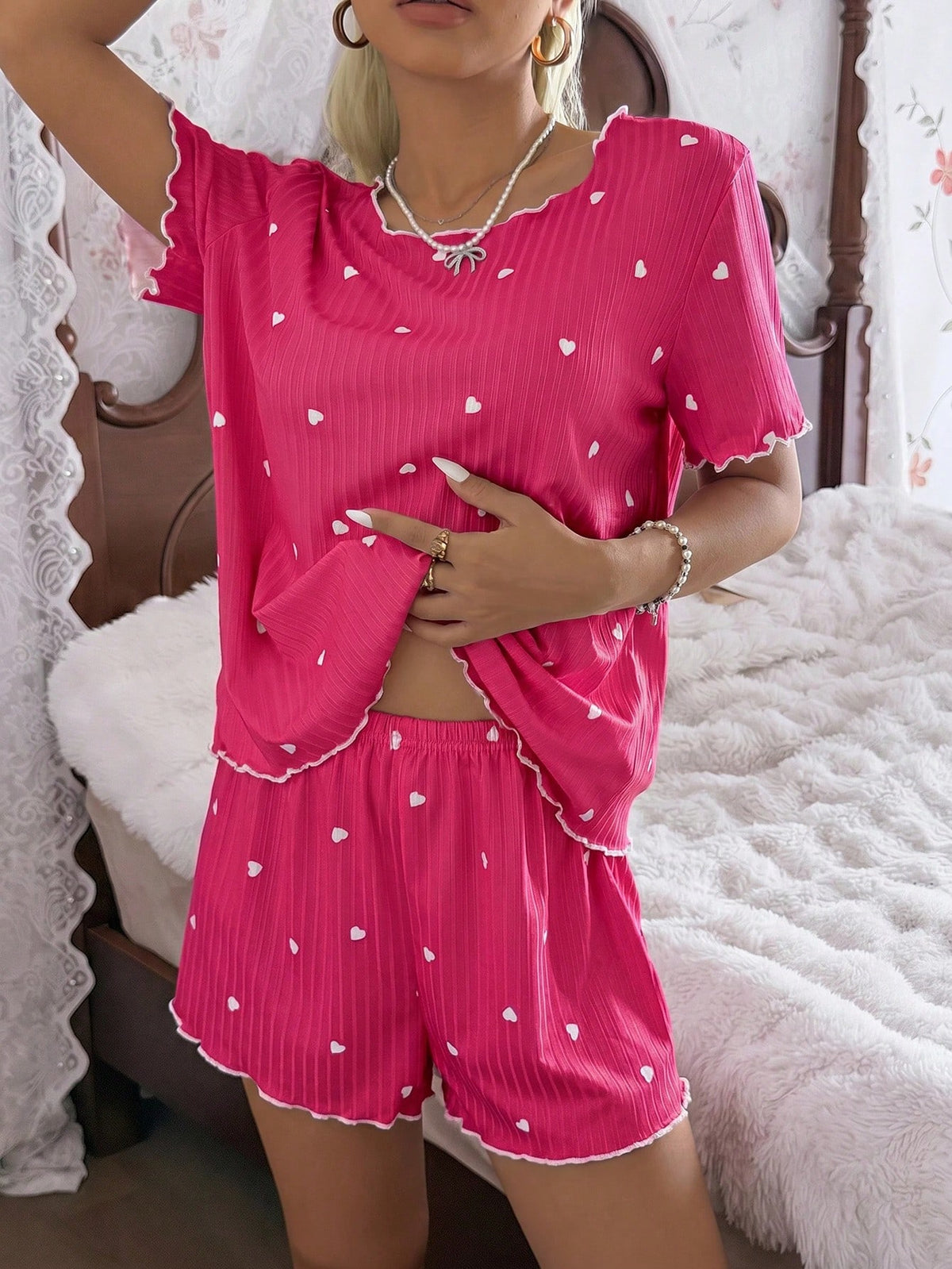 Pijama Feminino Blusa e Short Confortável Estampa Coração