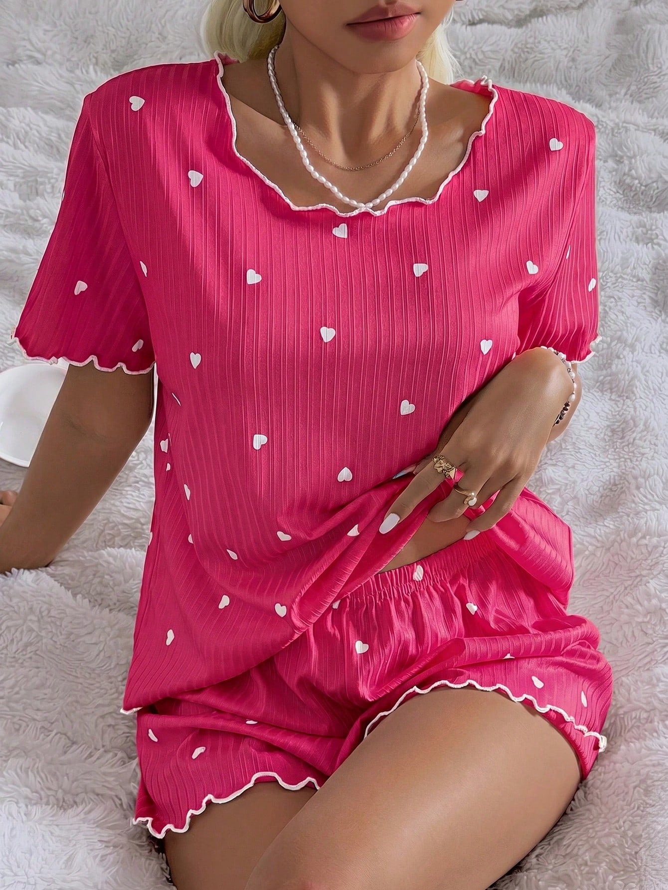 Pijama Feminino Blusa e Short Confortável Estampa Coração