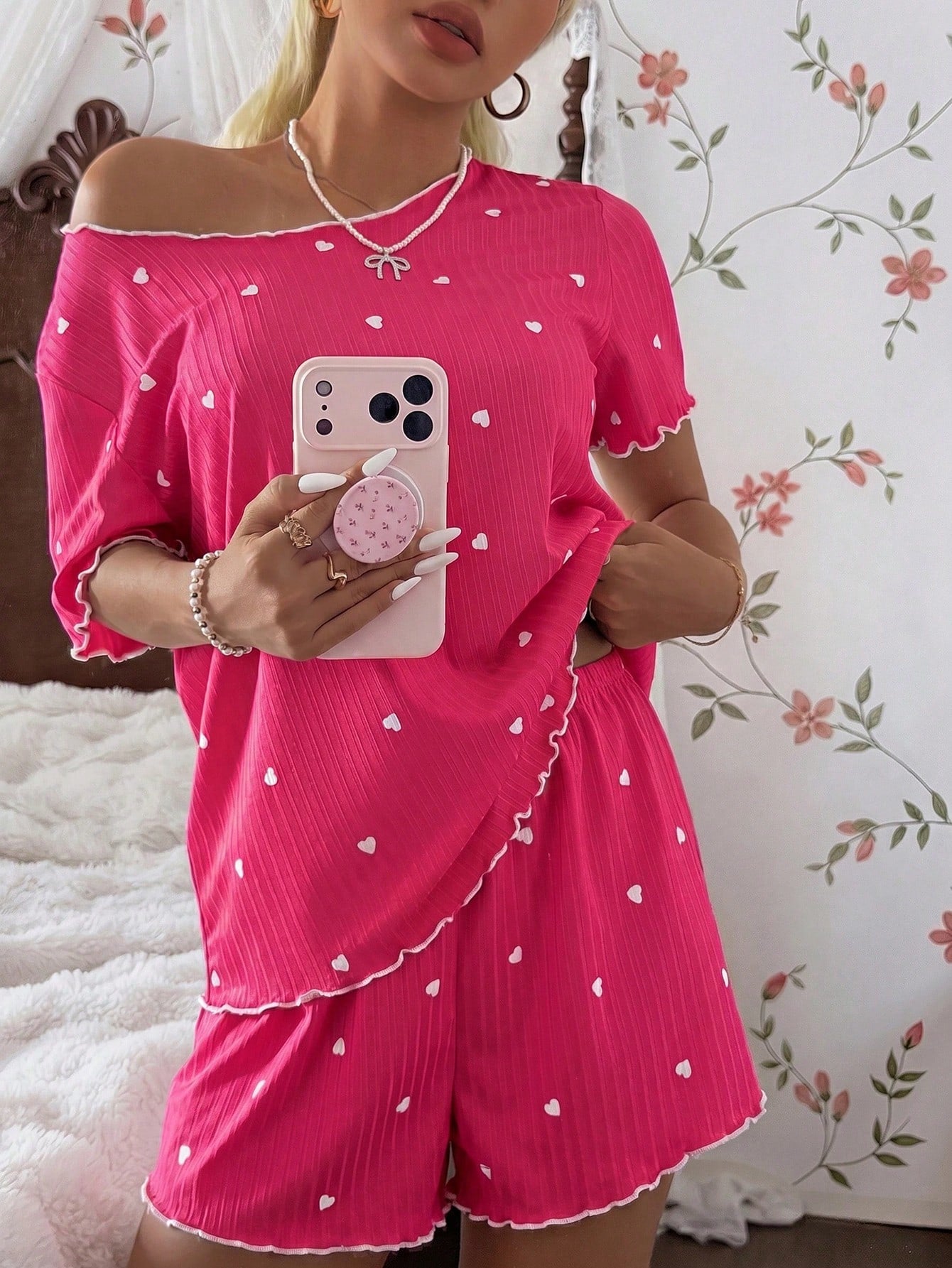 Pijama Feminino Blusa e Short Confortável Estampa Coração