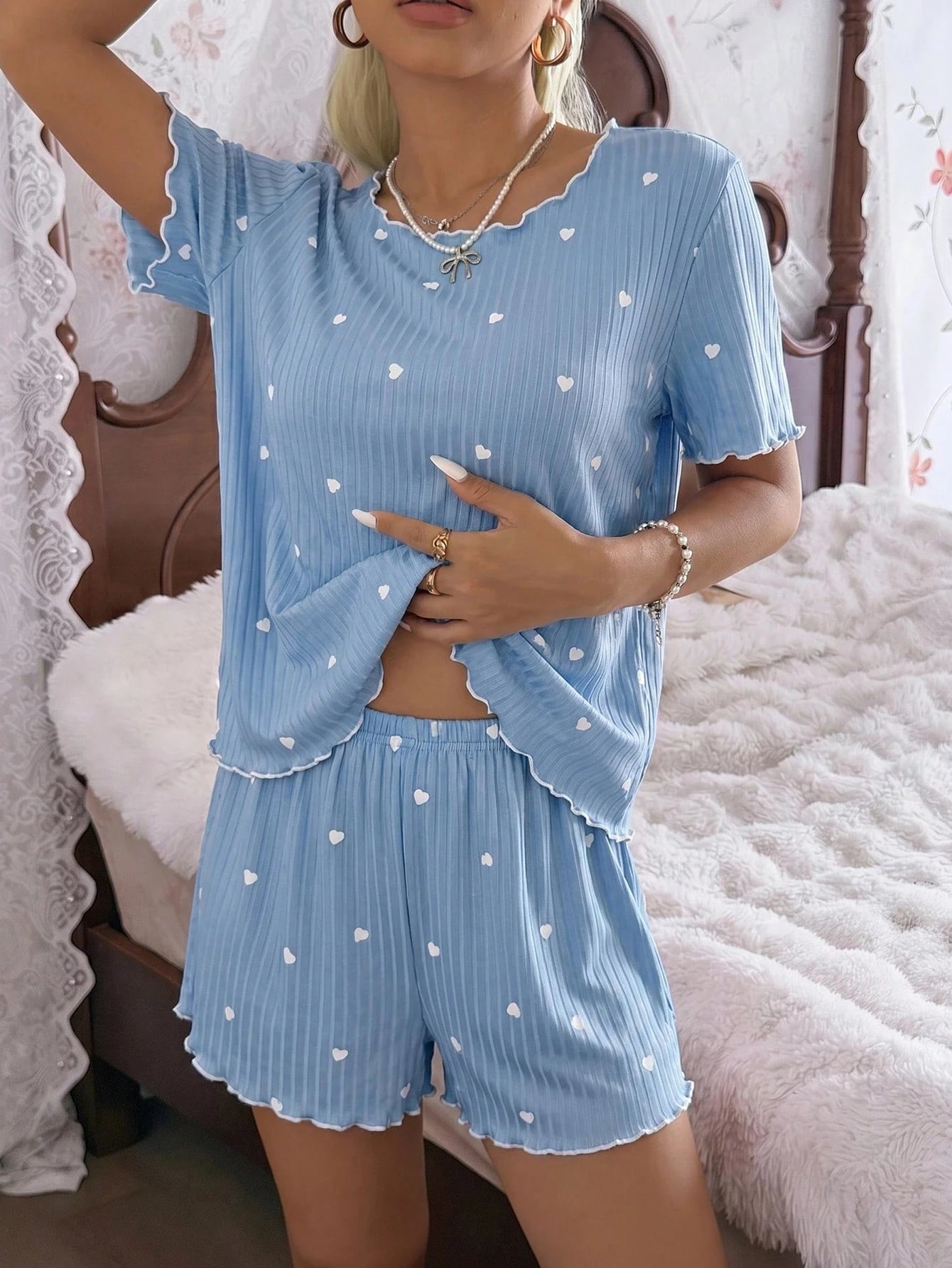 Pijama Feminino Blusa e Short Confortável Estampa Coração