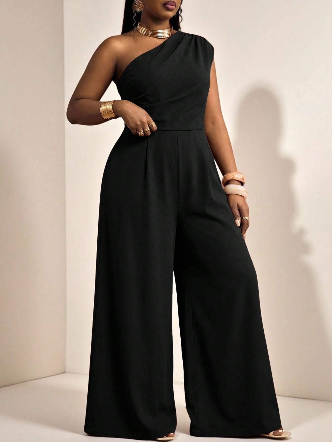Macacão Plus Size Pantalona Um Ombro Só Assimétrico