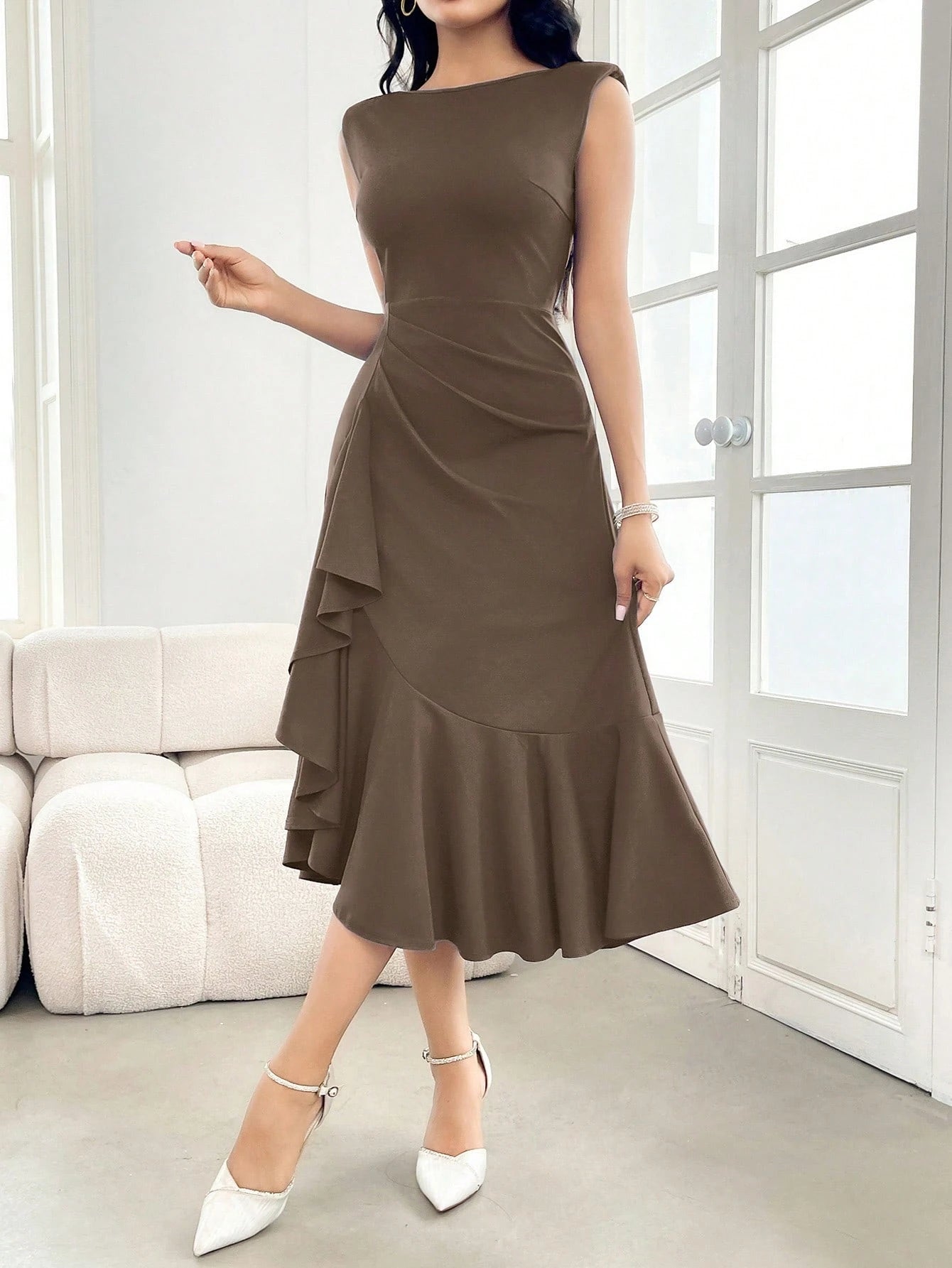 Vestido Elegante Feminino Midi Sem Manga Cintura Franzida com Babados