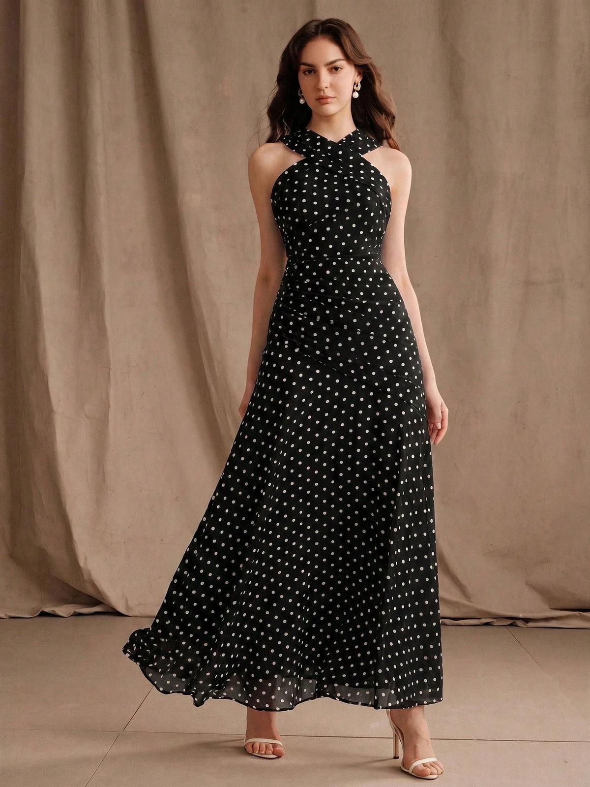 Anewsta Vestido Longo Elegante e Sexy para Mulheres, Primavera/Verão, Novo, Moda para Férias, Encontro, Casamento e Passeio, Ombro Frio, Poá, Gola Halter, Sem Mangas