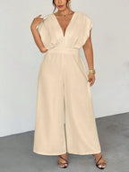 Macacão Plus Size Wide Leg Decote V Profundo
