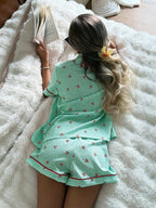 Pijama Americano Feminino Manga Curta e Short com Estampa Xadrez com Cereja