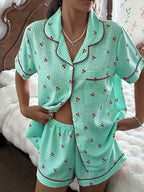 Pijama Americano Feminino Manga Curta e Short com Estampa Xadrez com Cereja
