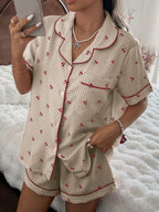 Pijama Americano Feminino Manga Curta e Short com Estampa Xadrez com Cereja