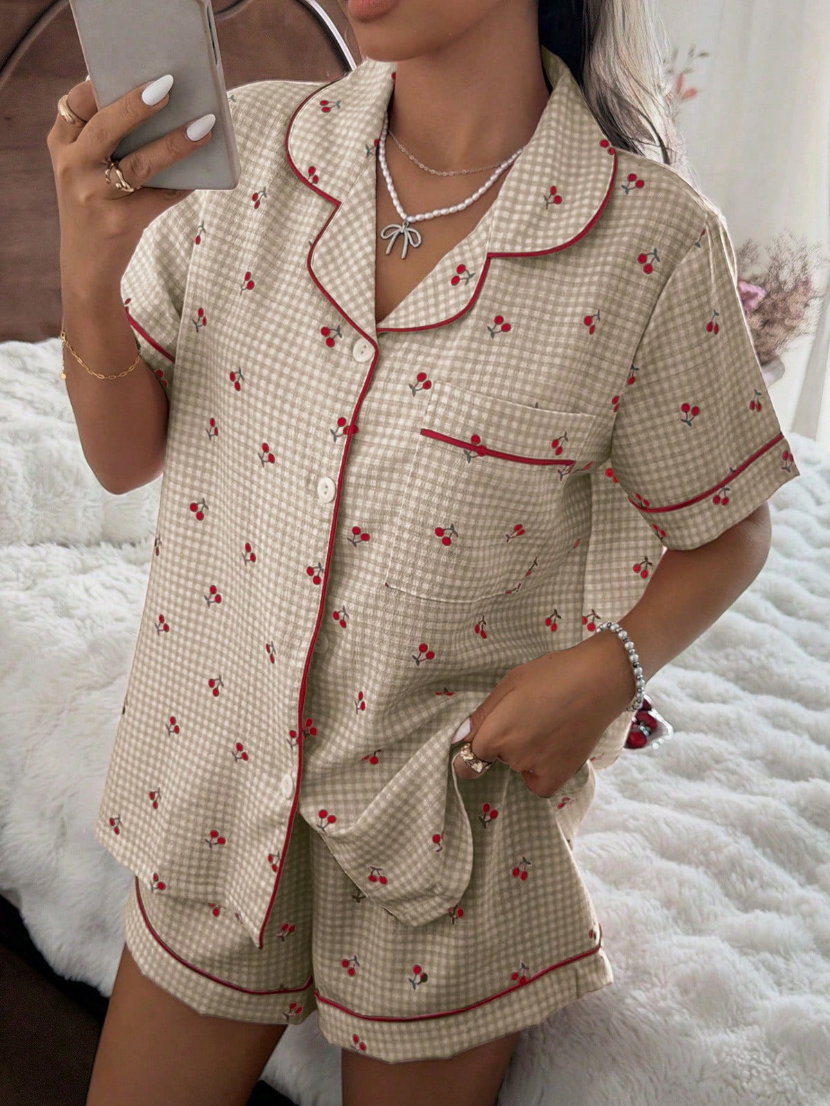 Pijama Americano Feminino Manga Curta e Short com Estampa Xadrez com Cereja