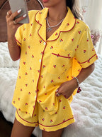 Pijama Americano Feminino Manga Curta e Short com Estampa Xadrez com Cereja