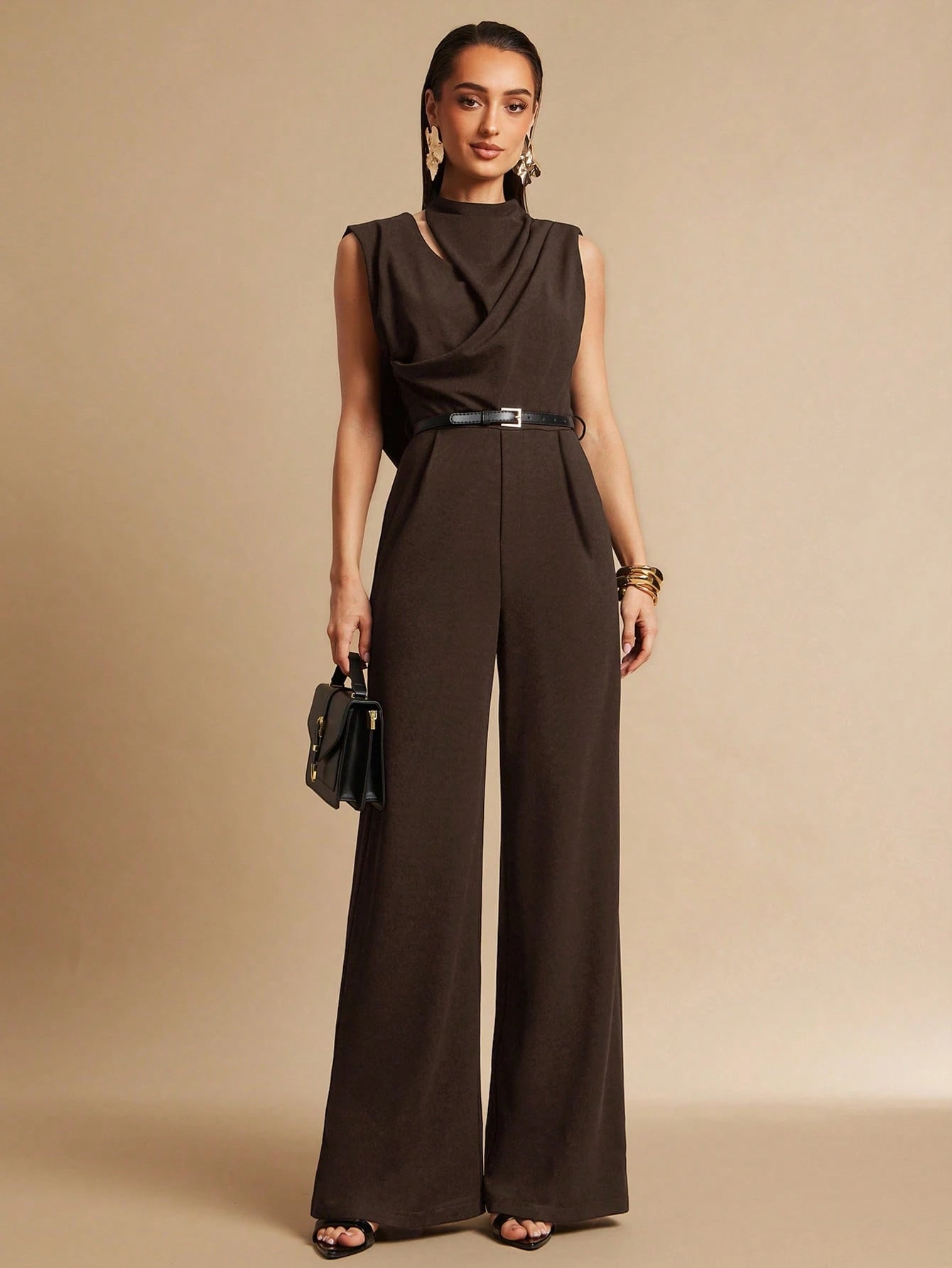 Macacão Feminino Elegante Chique com Pregas e Sem Mangas