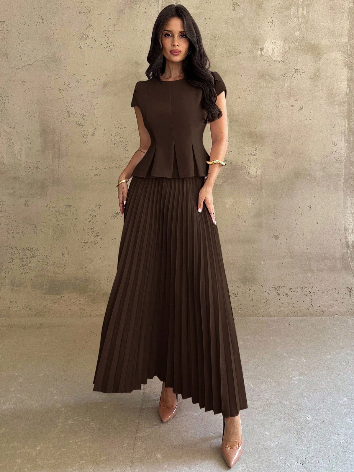 Firerie Conjunto Feminino 2 Peças com Top de Gola Redonda e Saia Plissada, Cor Sólida, Casual Elegante para Uso Diário e Escritório, Marrom Escuro, Outono, Formatura, Aniversário