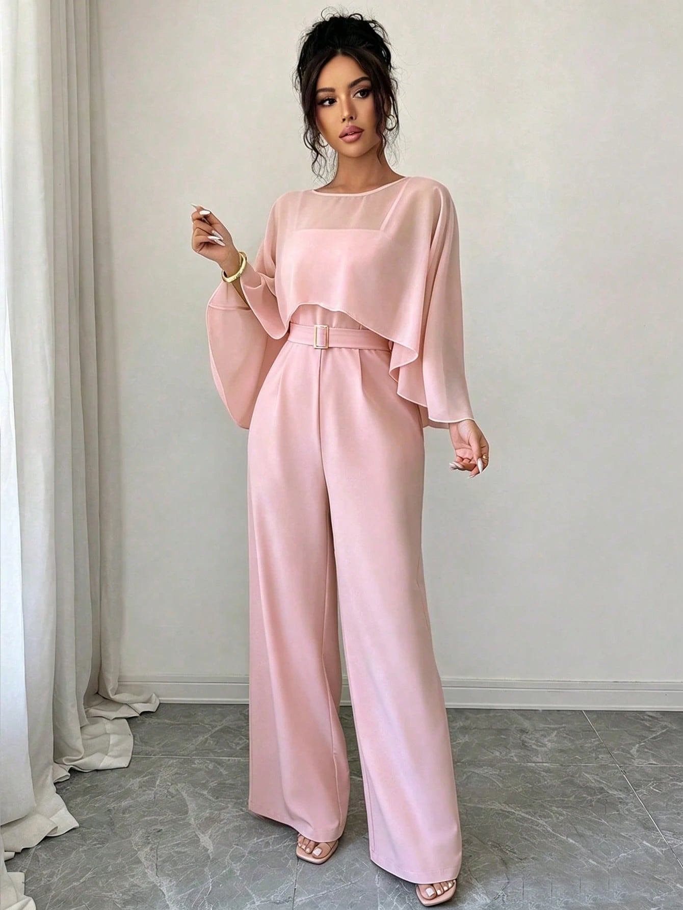  Macacão Elegante Feminino Pantalona com Xale de Tule e Cinto