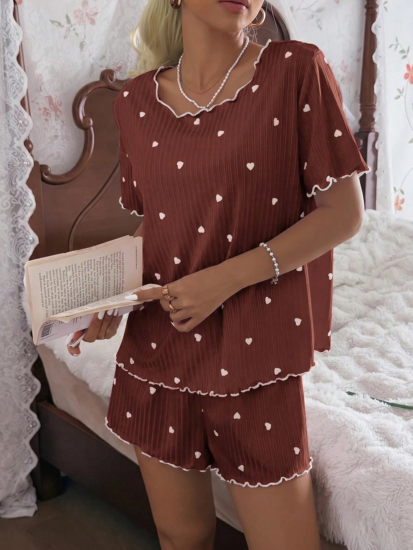 Pijama Feminino Blusa e Short Confortável Estampa Coração