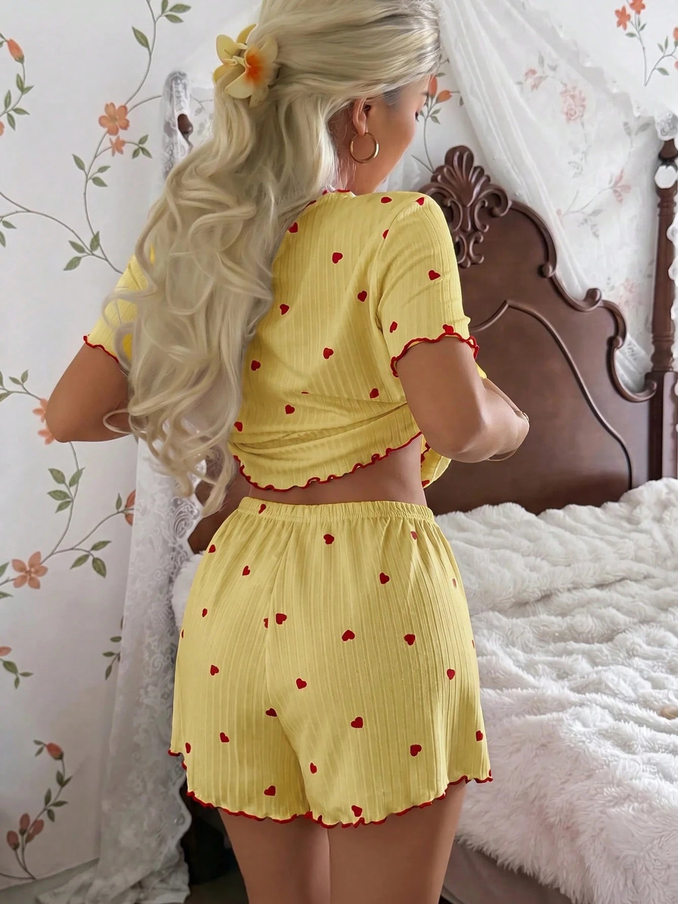 Pijama Feminino Blusa e Short Confortável Estampa Coração
