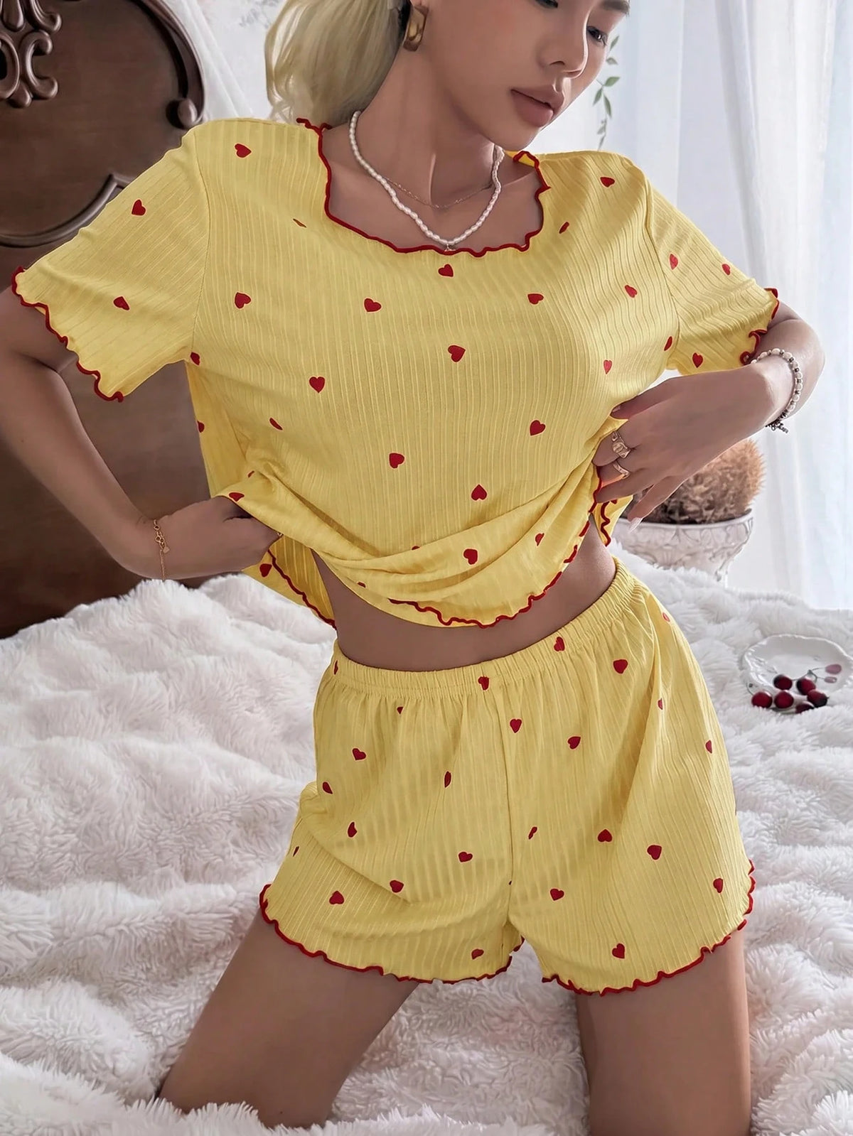 Pijama Feminino Blusa e Short Confortável Estampa Coração