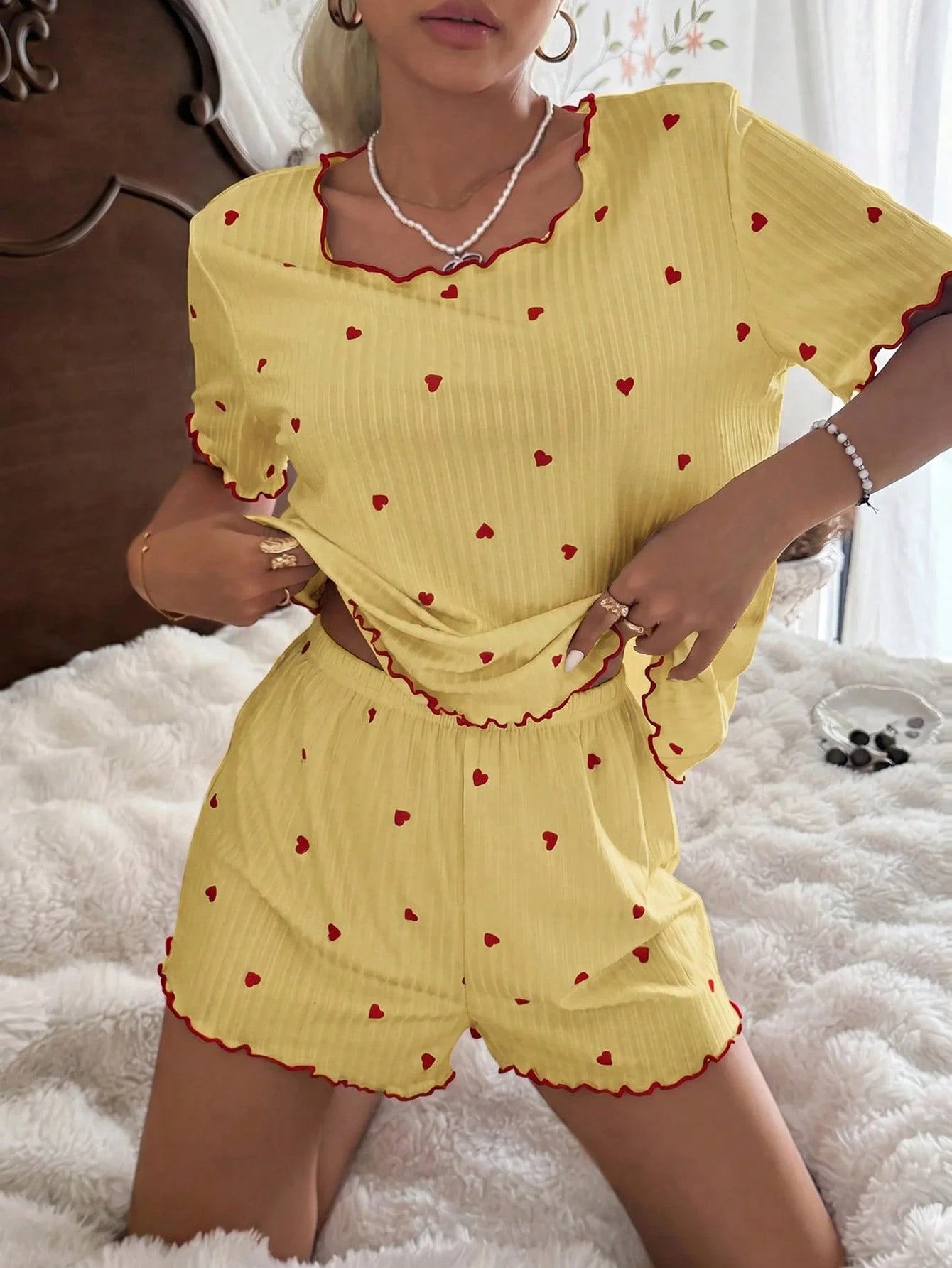 Pijama Feminino Blusa e Short Confortável Estampa Coração