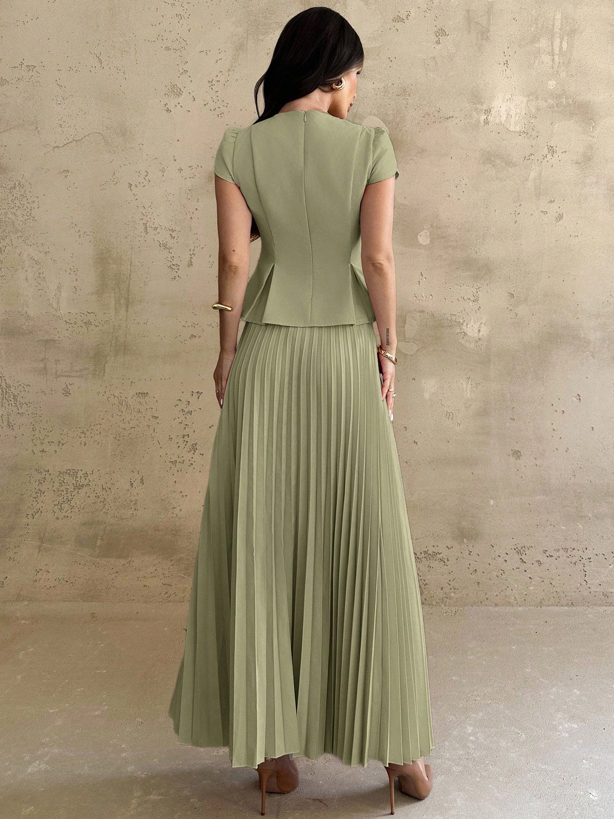 Firerie Conjunto Feminino 2 Peças com Top de Gola Redonda e Saia Plissada, Cor Sólida, Casual Elegante para Uso Diário e Escritório, Marrom Escuro, Outono, Formatura, Aniversário
