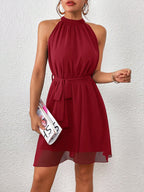 Vestido Curto Feminino Gola Princesa com Cinto