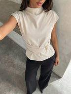 Blusa Elegante Feminina com Fivela Metálica na Cintura