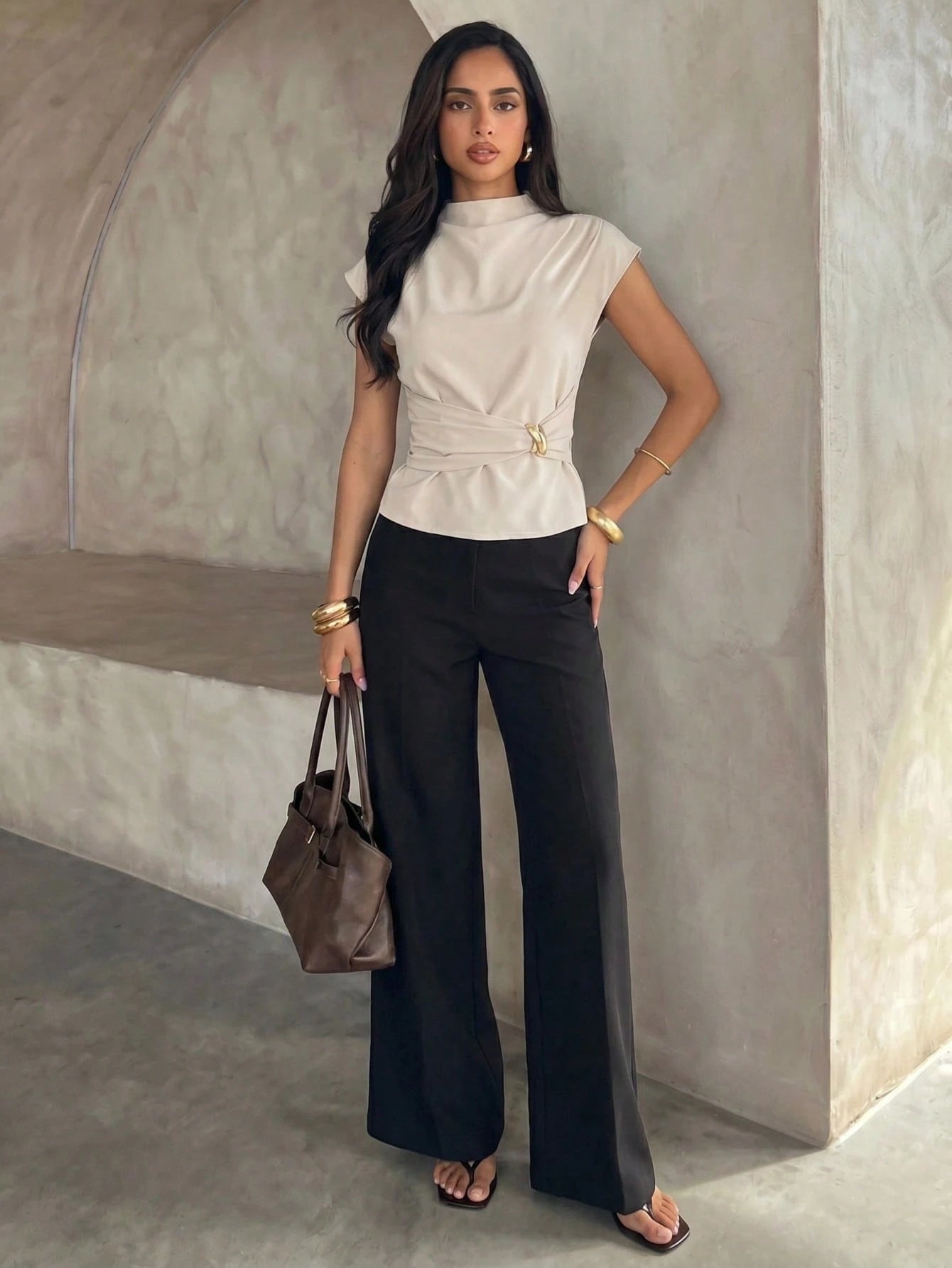 Blusa Elegante Feminina com Fivela Metálica na Cintura