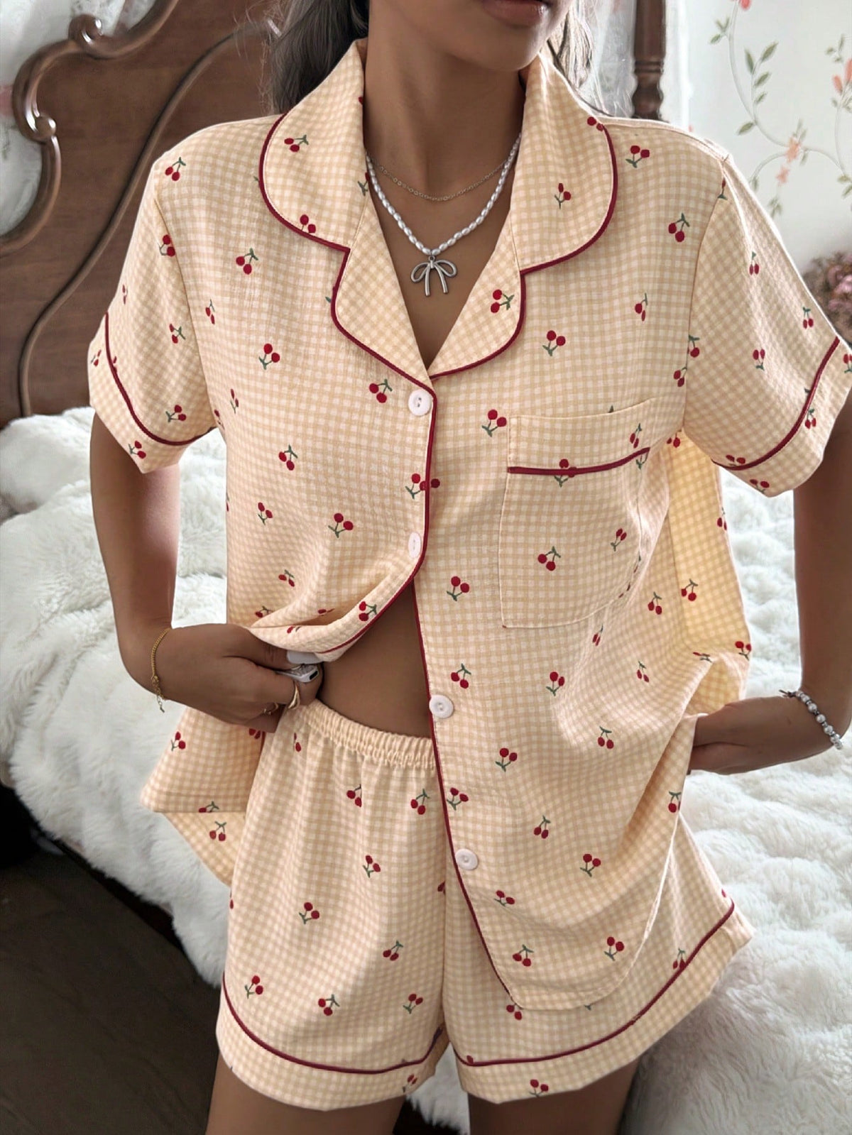 Pijama Americano Feminino Manga Curta e Short com Estampa Xadrez com Cereja