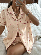 Pijama Americano Feminino Manga Curta e Short com Estampa Xadrez com Cereja