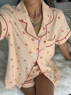 Pijama Americano Feminino Manga Curta e Short com Estampa Xadrez com Cereja
