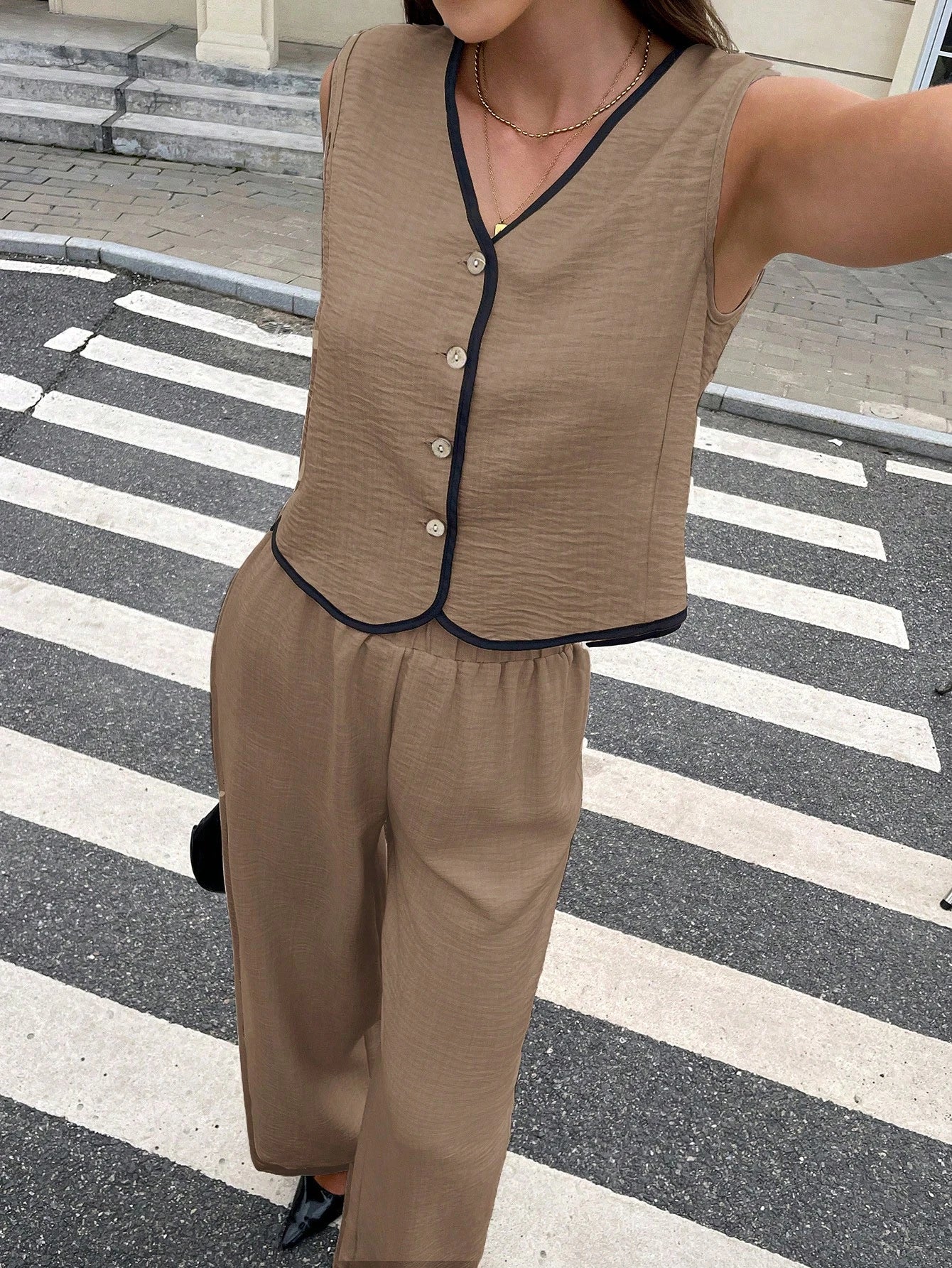 Conjunto Feminino Calça Soltinha e Colete 