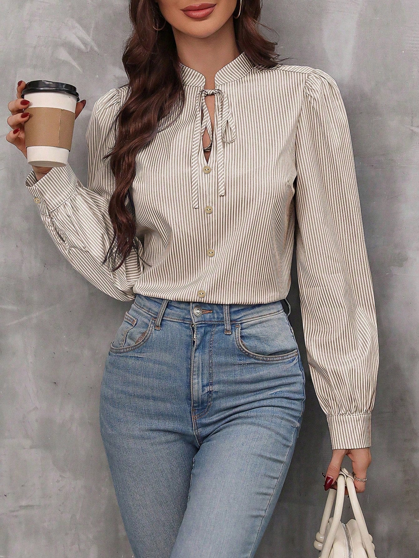Camisa Feminina Elegante com Laço e Botões Texturizada 100% Algodão