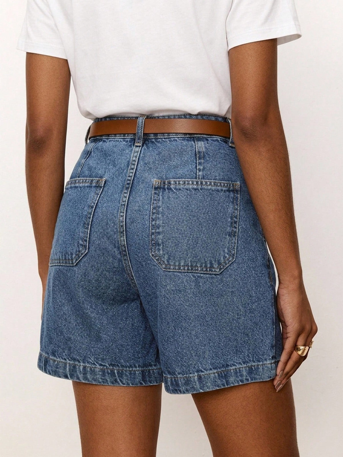 Bermuda Jeans Feminina Alfaiatada com CintoElegante Executiva