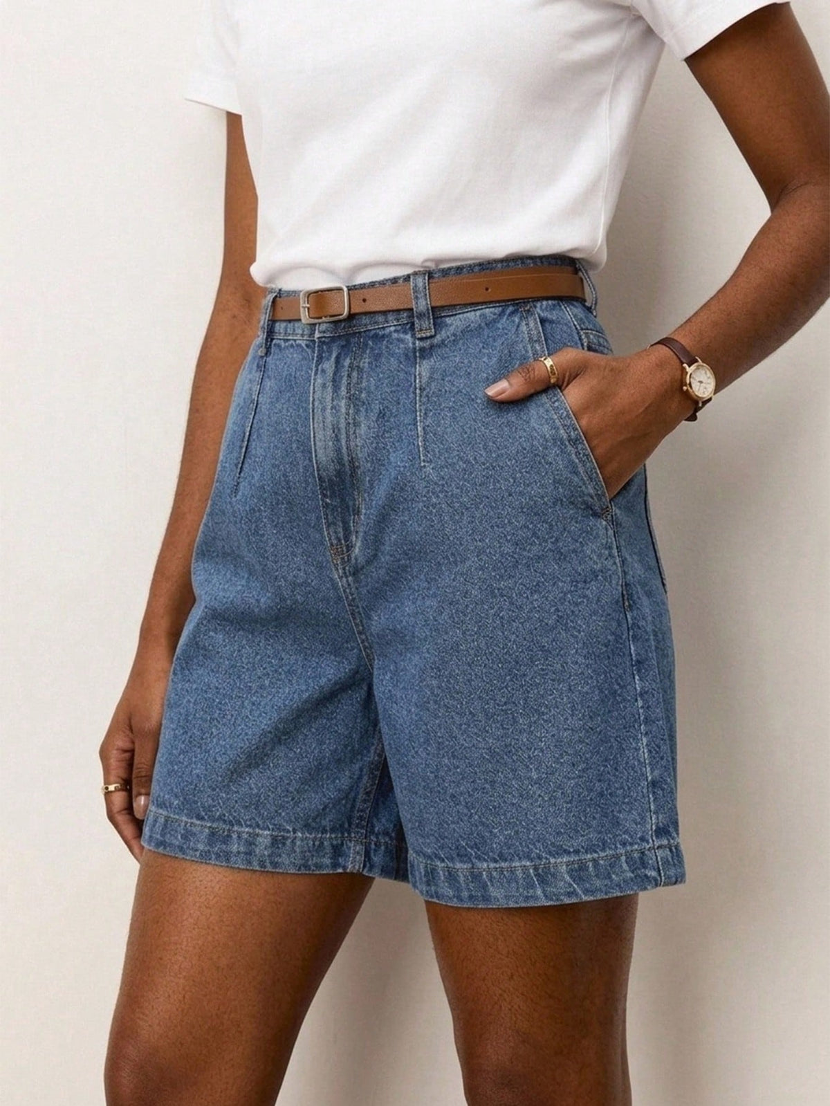 Bermuda Jeans Feminina Alfaiatada com CintoElegante Executiva