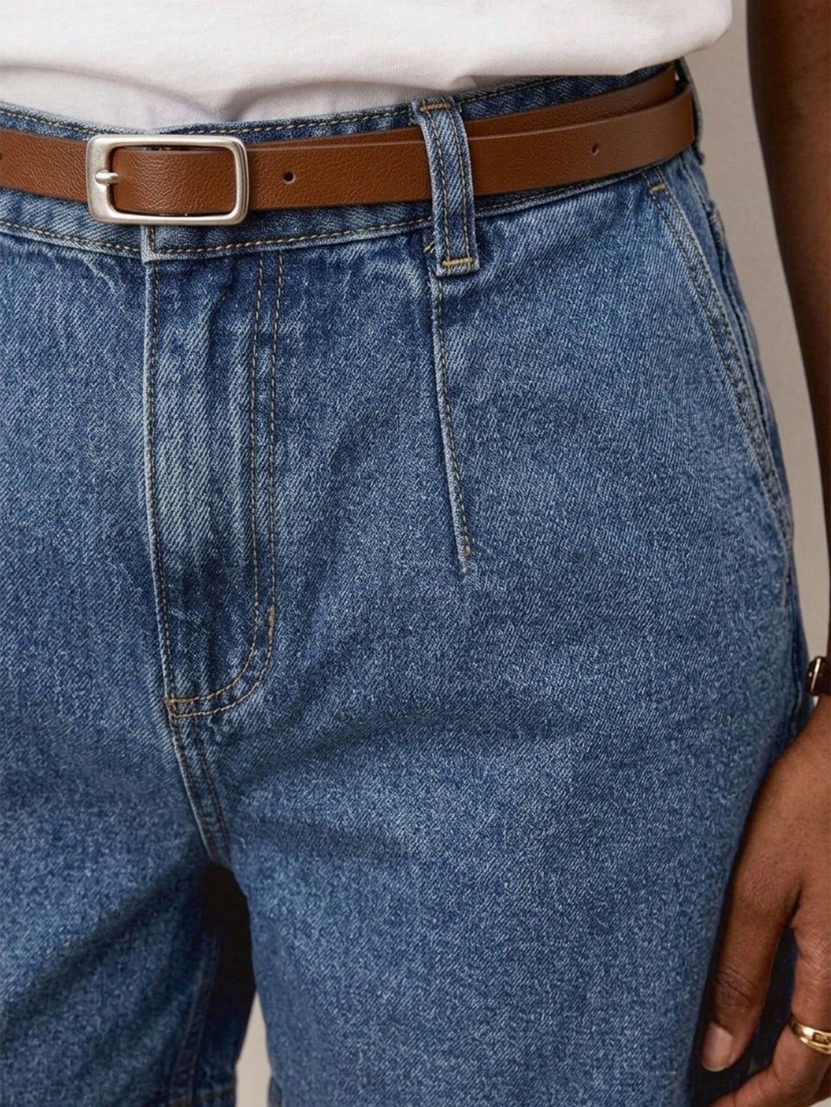Bermuda Jeans Feminina Alfaiatada com CintoElegante Executiva