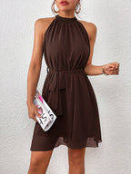 Vestido Curto Feminino Gola Princesa com Cinto